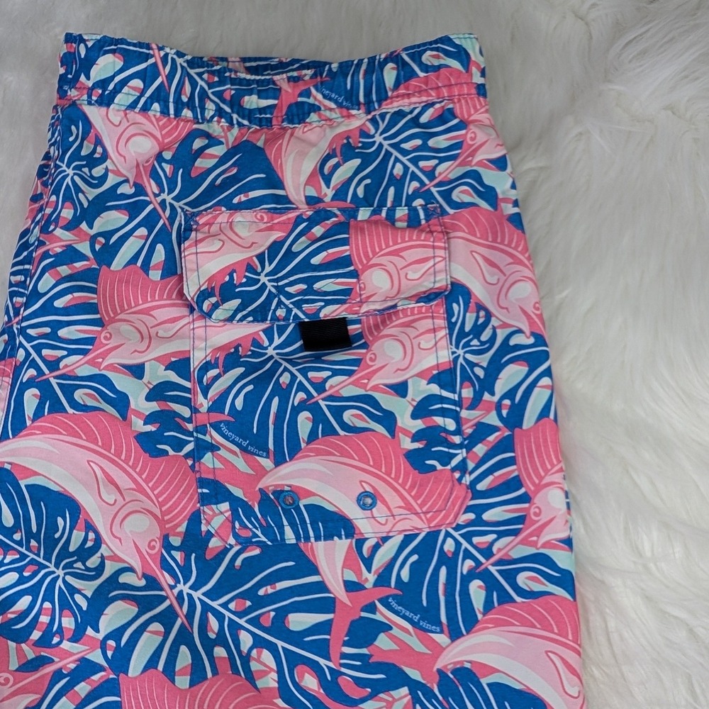 Vineyard Vines Swim Trunks Men L Blue Pink Marlin‎ Tropical Monstera 6.5" Inseam